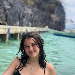 Meet your Posher, Andrea